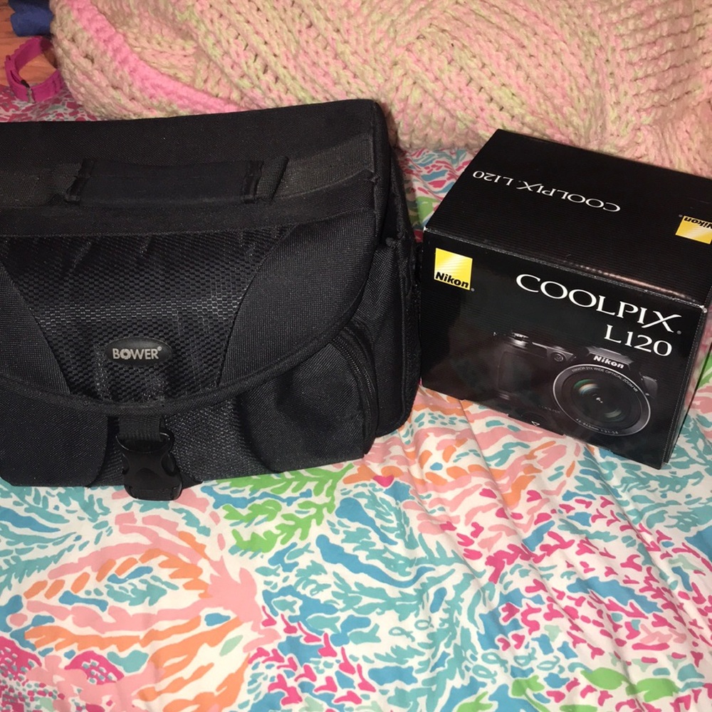NIKON COOLPIX L120 CAMERA